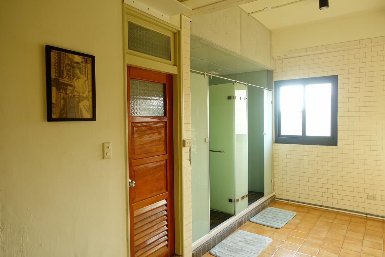 Chiayi Petite Hostel Bagian luar foto