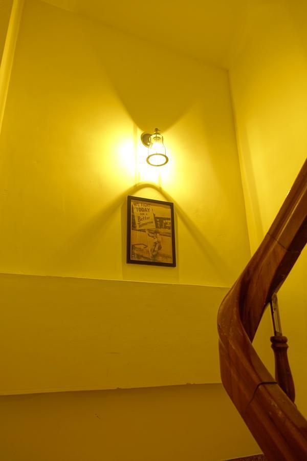 Chiayi Petite Hostel Bagian luar foto
