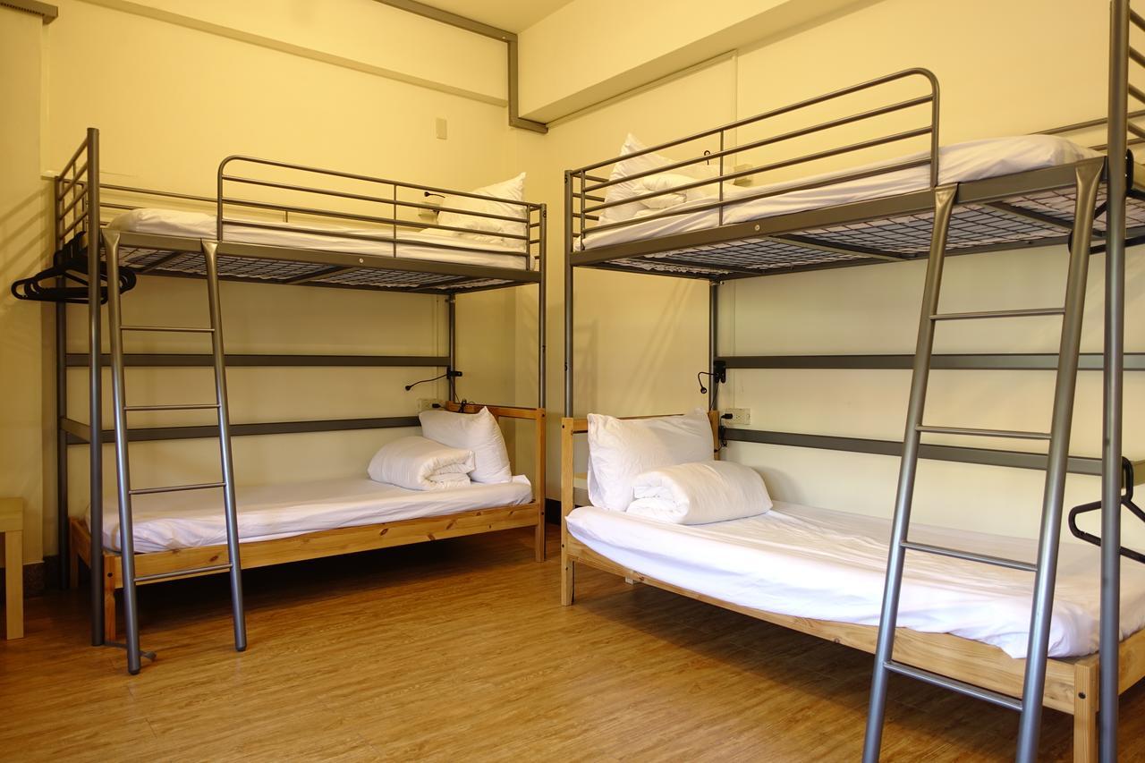 Chiayi Petite Hostel Bagian luar foto