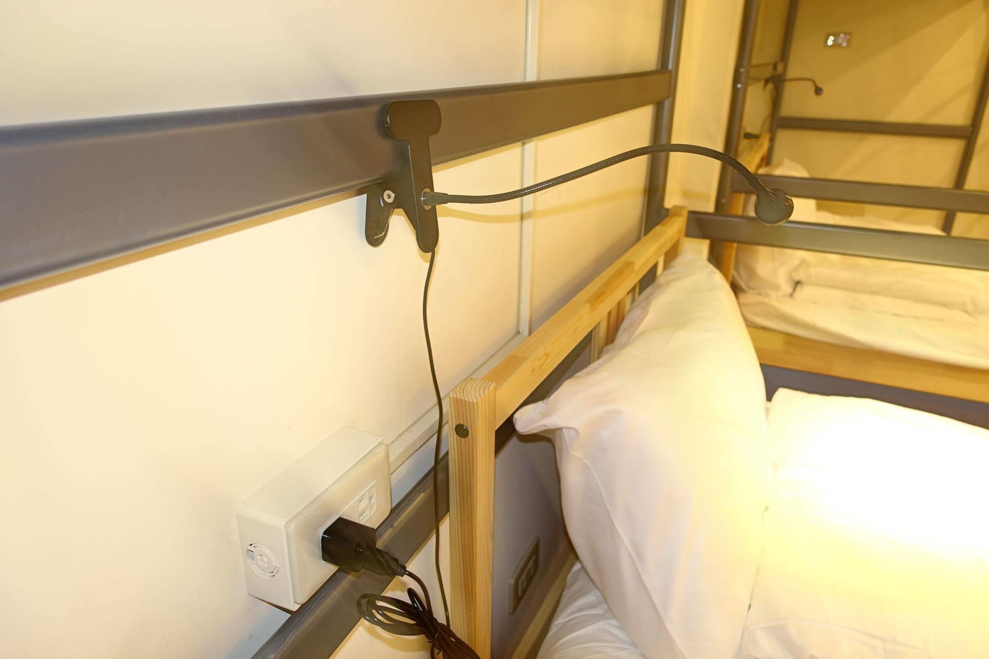 Chiayi Petite Hostel Bagian luar foto