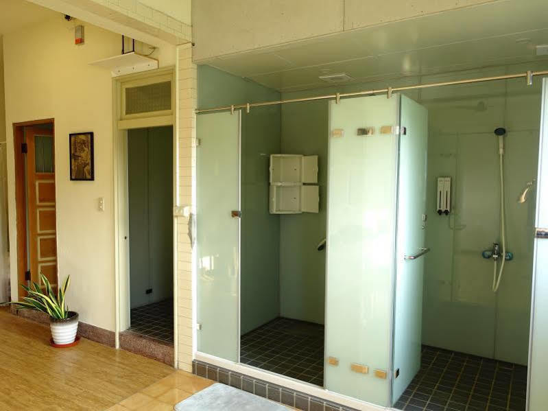 Chiayi Petite Hostel Bagian luar foto